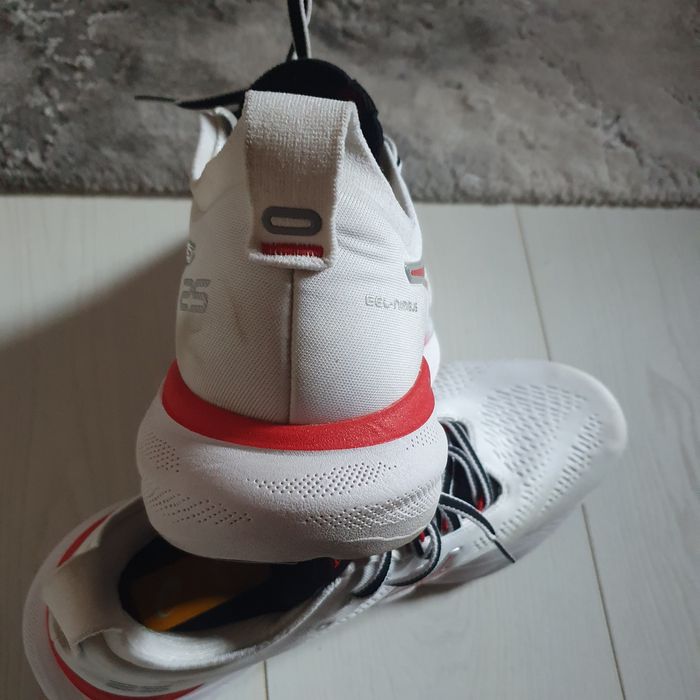 Adidasi  Asics Austria