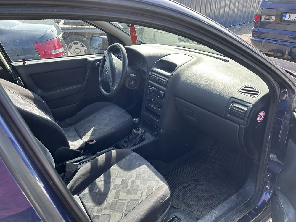 Opel Astra 1.6i На части