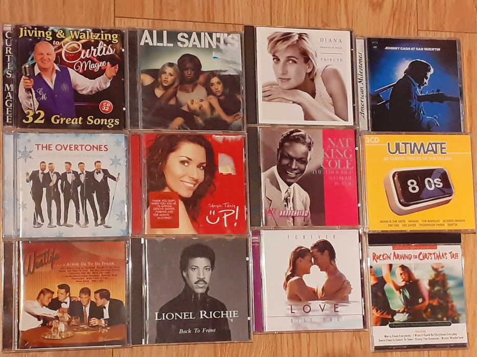 60 броя оригинални дискове (CD) с английска музика