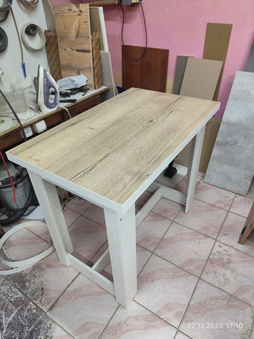 Дизайнерские стол для кухни и всего