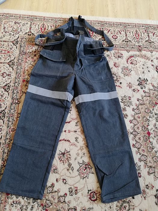 Продаём шахтерскую спецодежду новая.