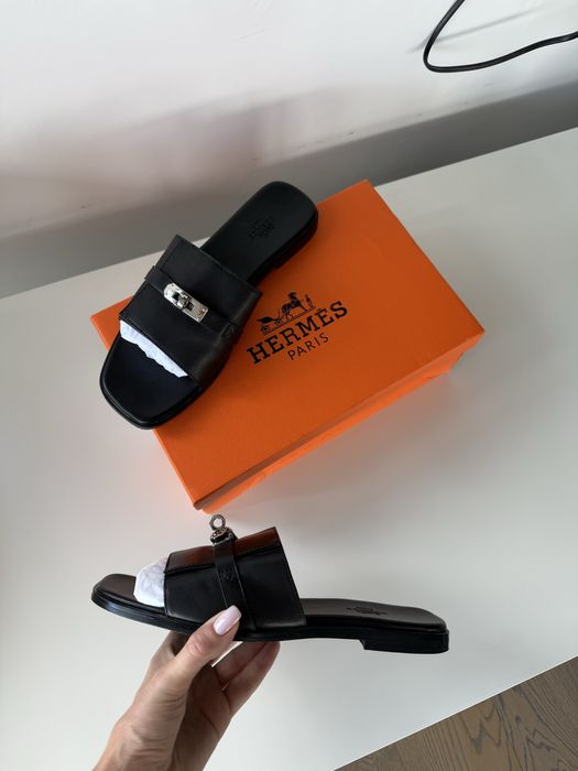 Hermes чехли от естествена кожа черни