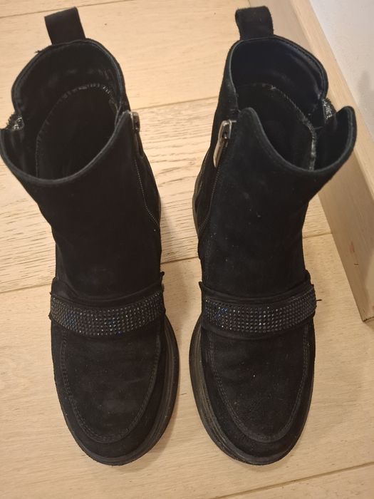 Vand botine de iarna dama marimea 35