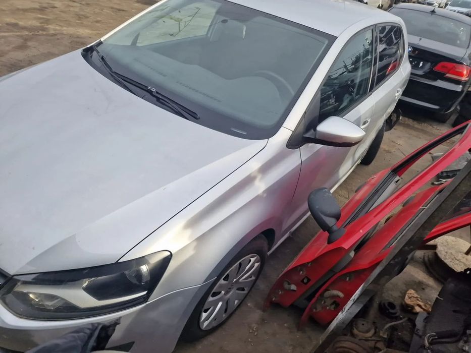 Dezmembram VW Polo, an 2010, 1.6 TDI euro 5 cod CAY, cutie manuala
