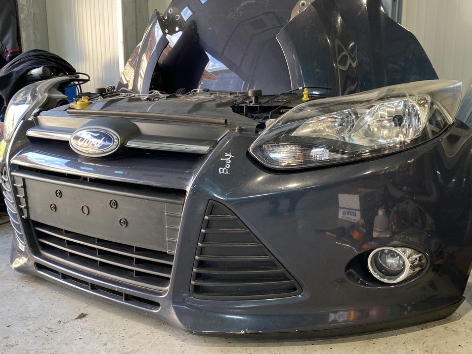 Fata completa Ford Focus 3 2014 capota bara far aripa trager radiator