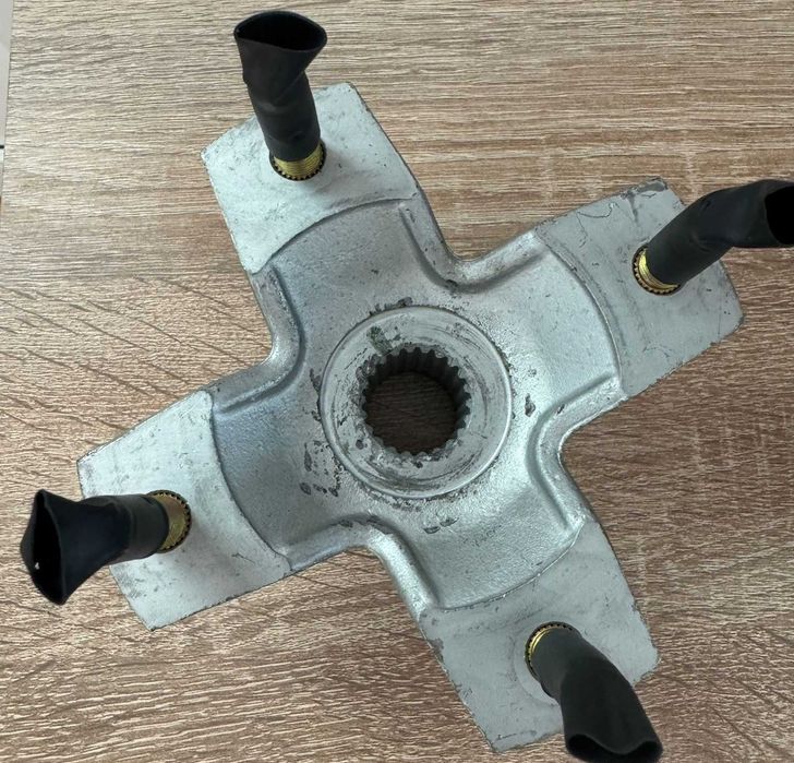 Butuci roata ATV/QUAD, dimensiuni 4 x 110 mm, ax 25 mm, 22 caneluri