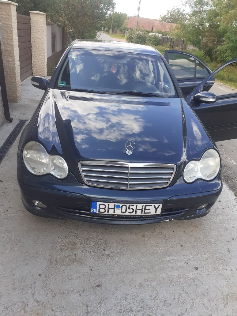 Se vinde Mercedes C200