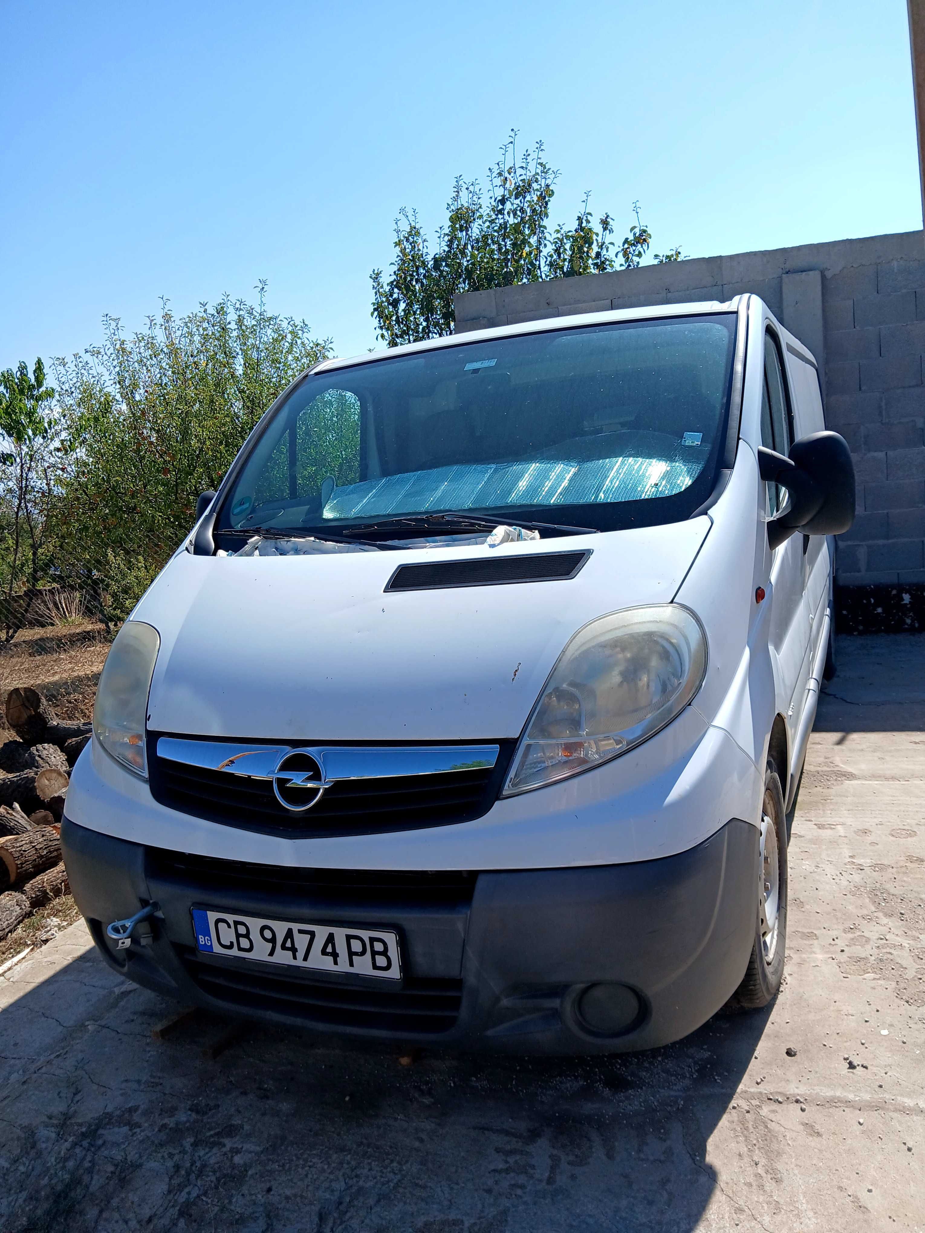 Продавам Опел виваро 2.5 cdti
