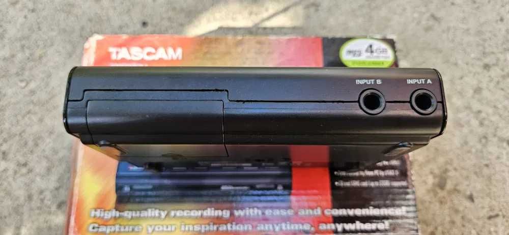Vând Tascam DP 006