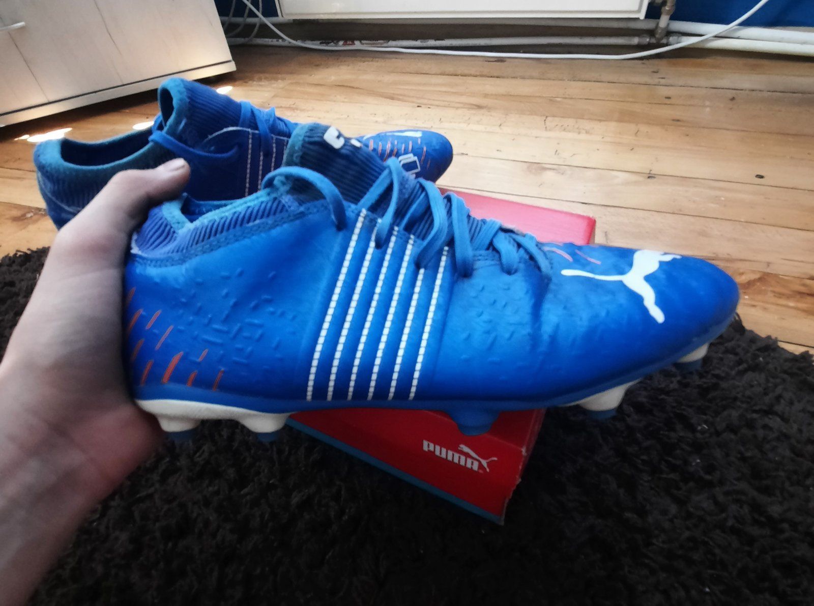 Продавам бутонки 41 номер PUMA FUTURE