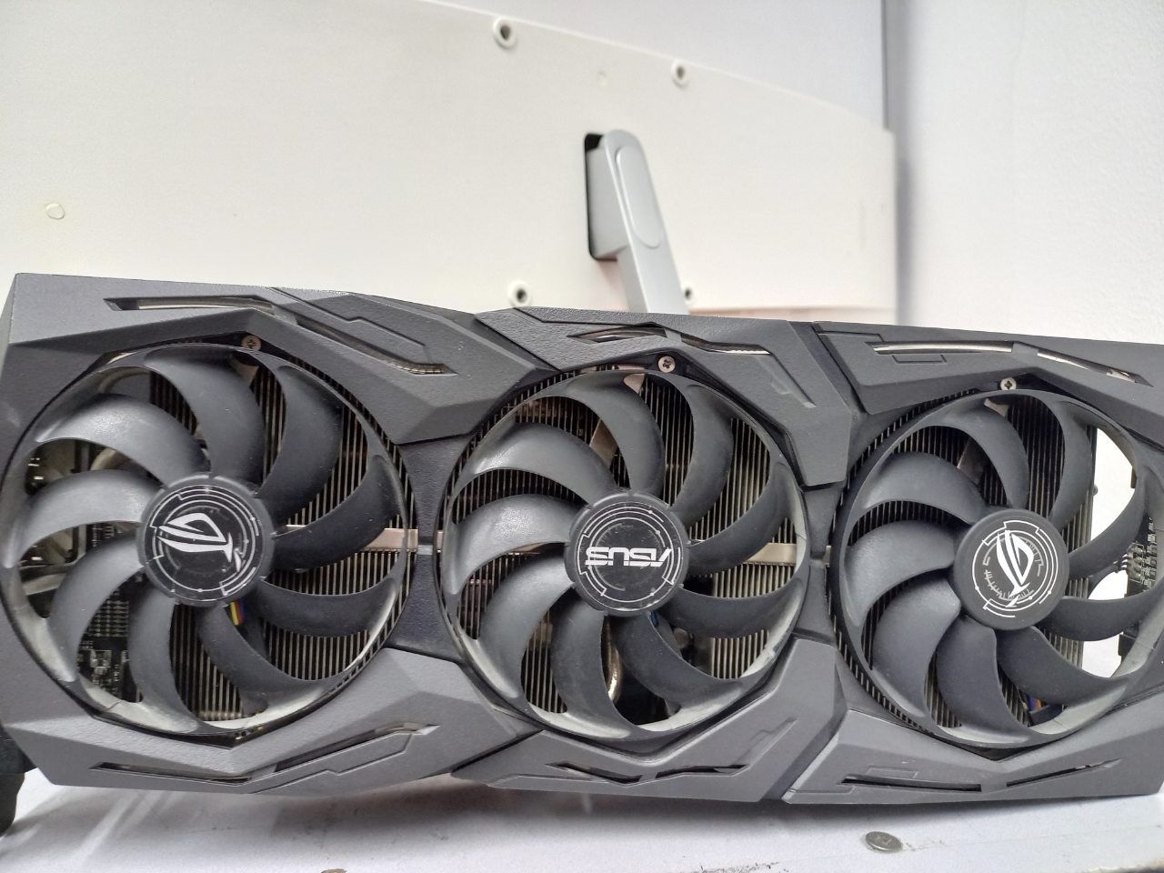 Asus rog strix rx 5700xt 8gb