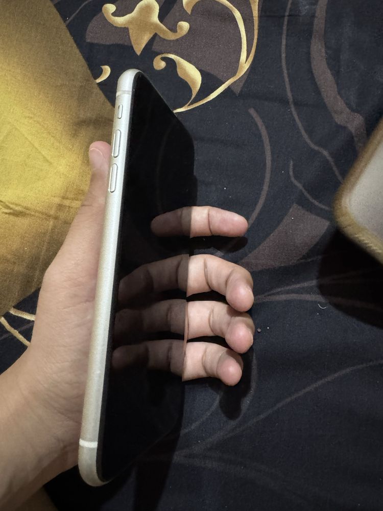 Ayfon 11 128Gb sotiladi srocna