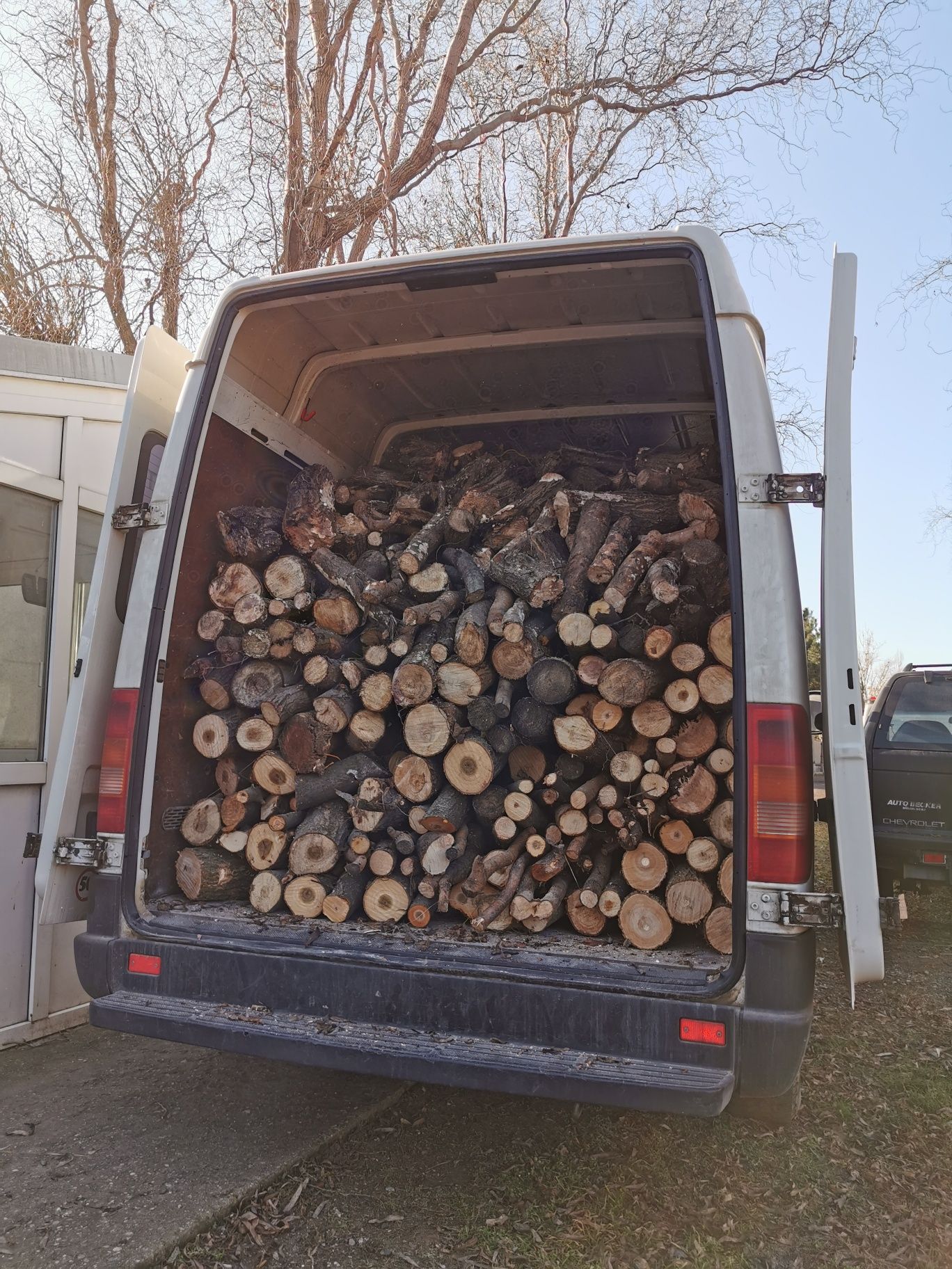 Transport moloz marfa moluz gunoi debarasare deseuri mobila veche lemn