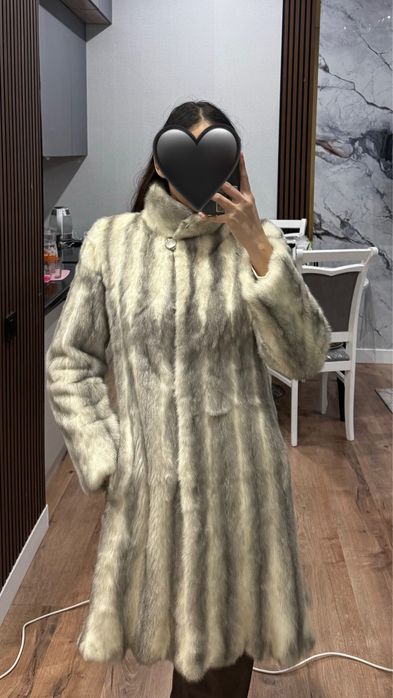 Норковая шуба серо-белого оттенка