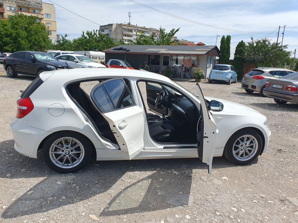 BMW 118i перфектен