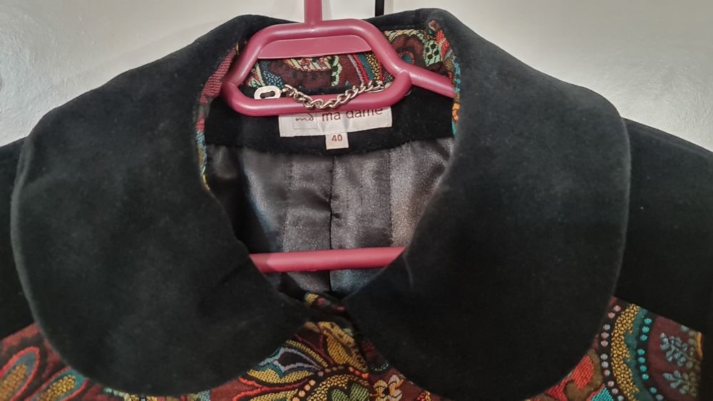 Pardesiu de catifea și brocart