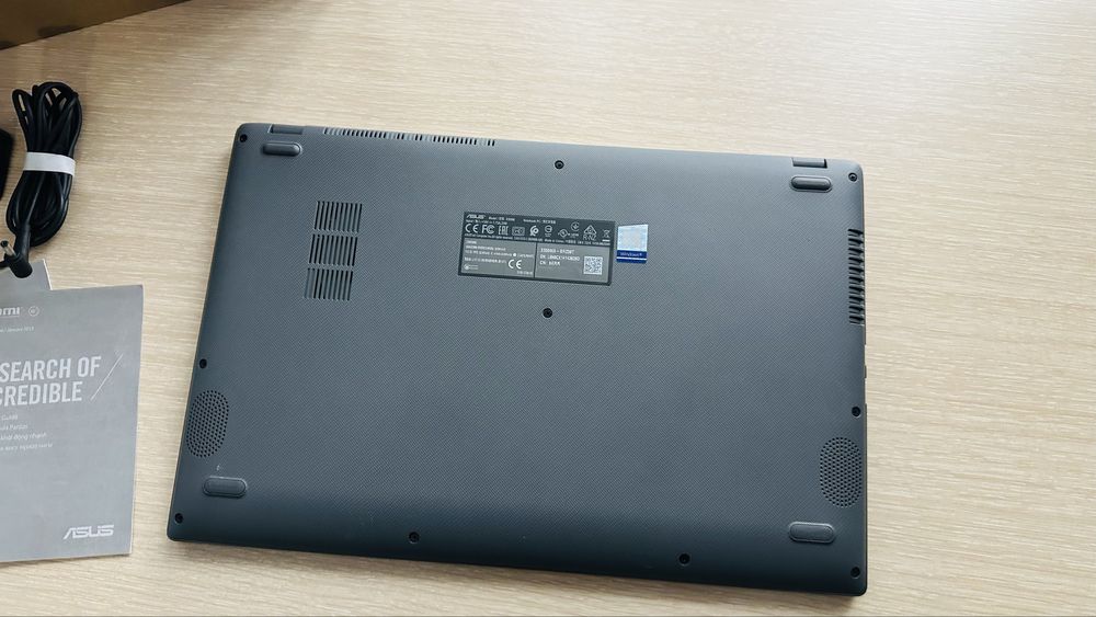 Ноутбук ASUS Vivobook 2024 с коробкой и документами