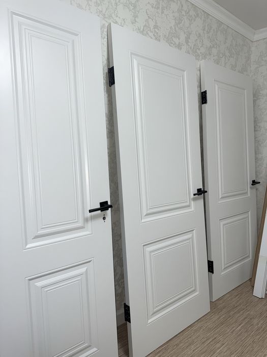 Новые. Продам 3 двери (полный комплект )