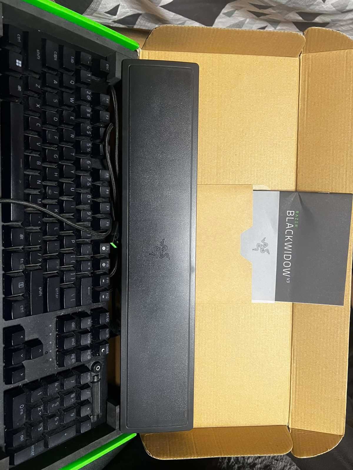 Razer - BlackWidow V3 (Green Switch): Mechanical Keyboard