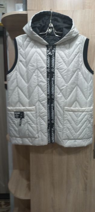 Жилетка демисезонная