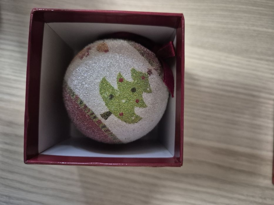 Glob Crăciun în cutie multicolour Avon