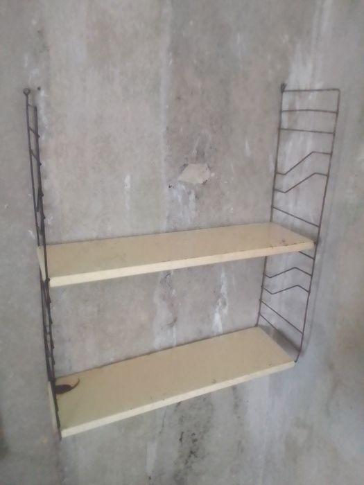 Шкафчик маленький.полка подвесная