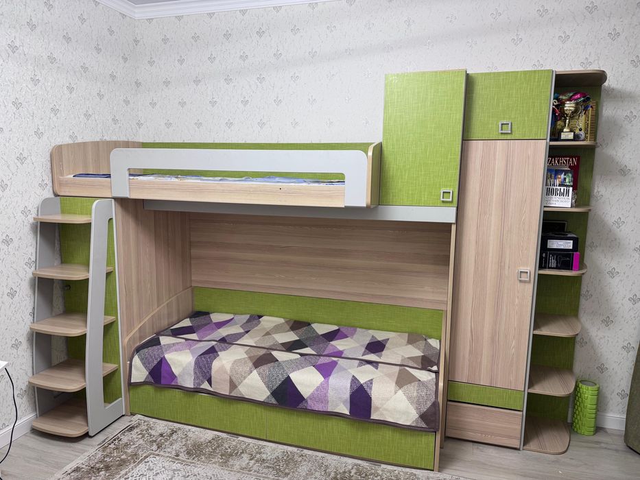 Продам детскую гарнитуру