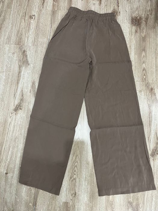 Нов панталон от reserved