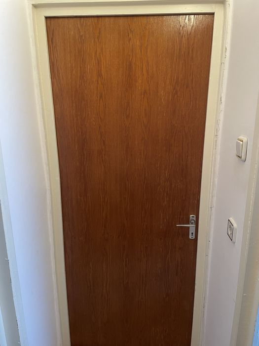 SOLDARE !!! USI INTERIOR APARTAMENT utilizate, stare foarte buna