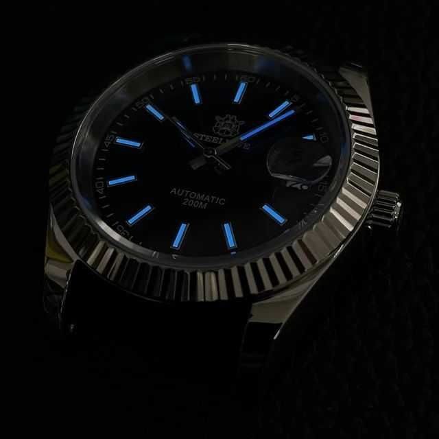 Steeldive           SD1933 Diver Profesional 200 m