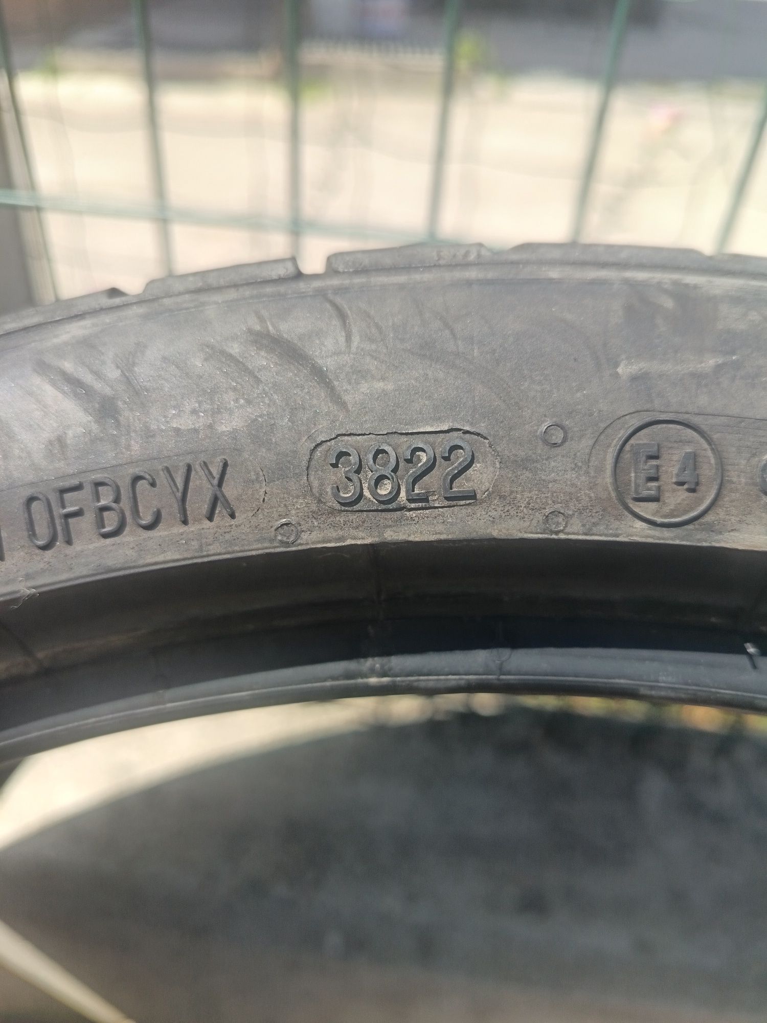 275 30 20 Continental, DOT 22