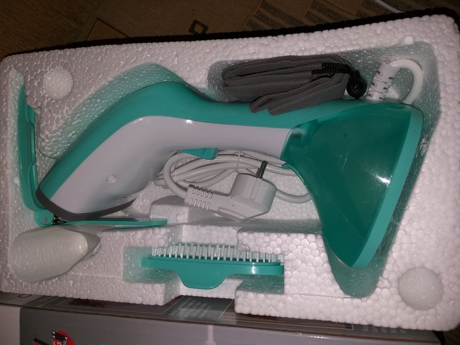 Aparat de calcat si curatat cu aburi Vertical Steamer