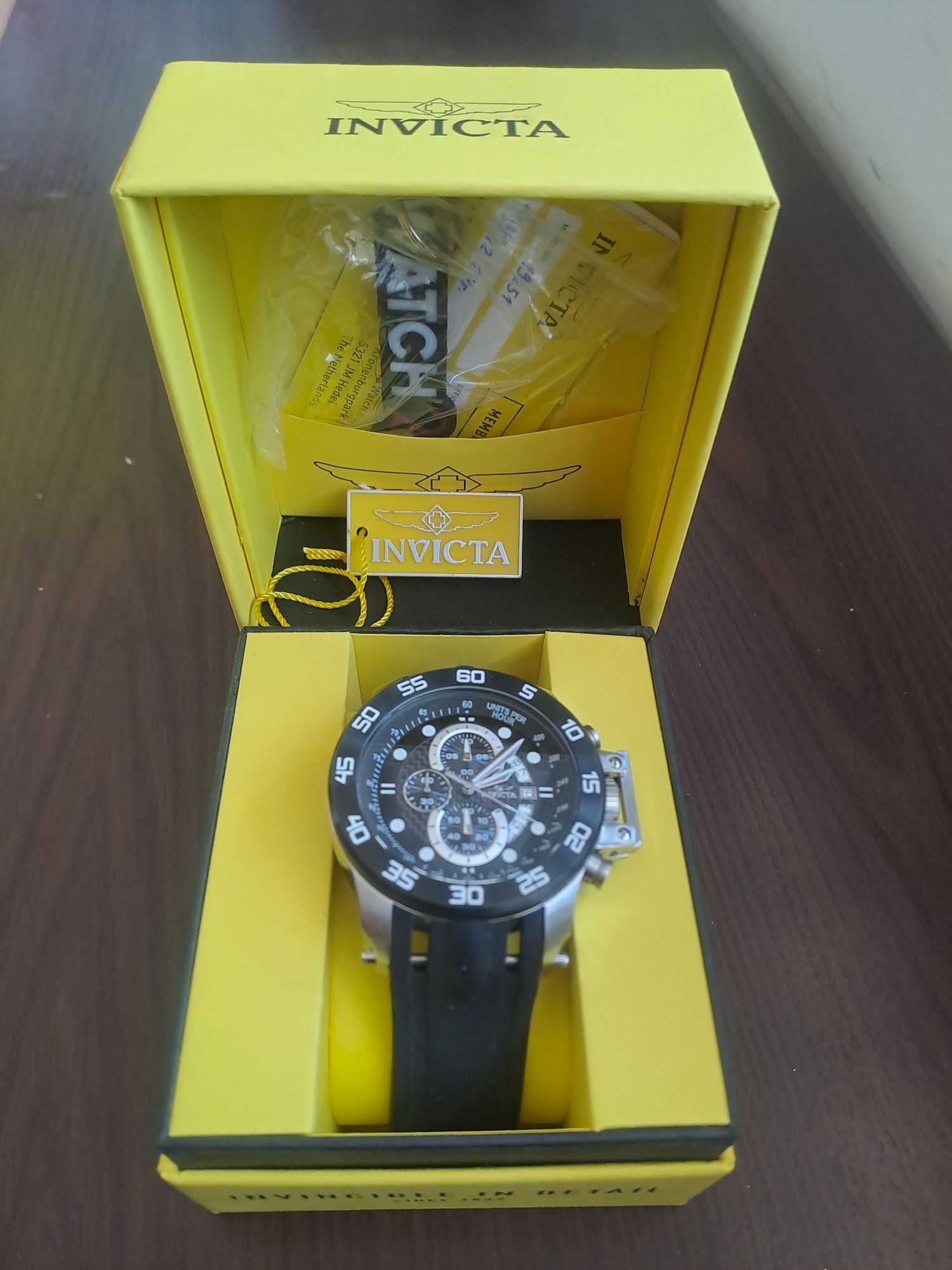 Часовник Invicta