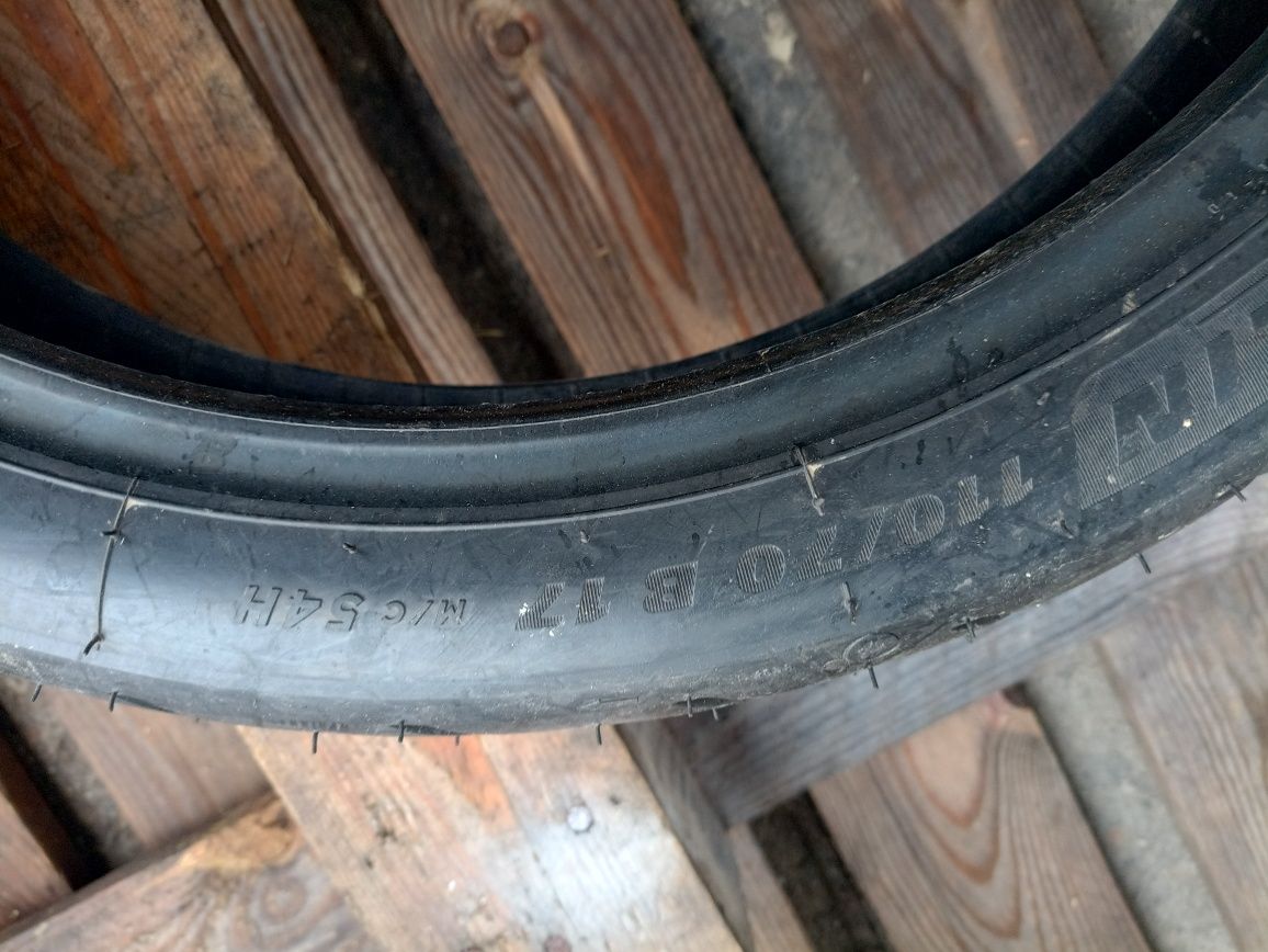 O anvelopa de fata NOUA Michelin 110/70 B17 dot 3720