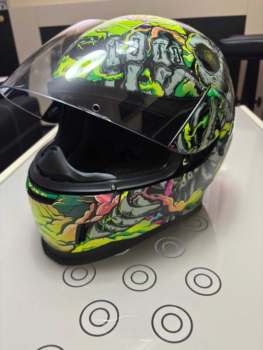 Комплект Каска Нова ICON , яке и ръкавици