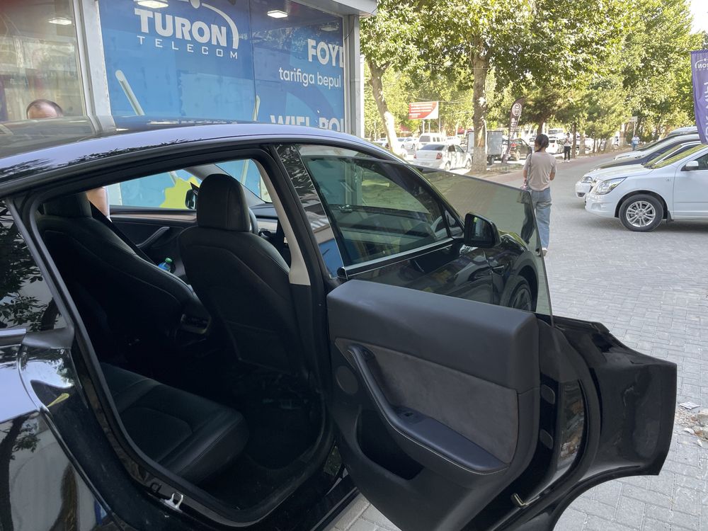 Tesla model Y, 2022 год
