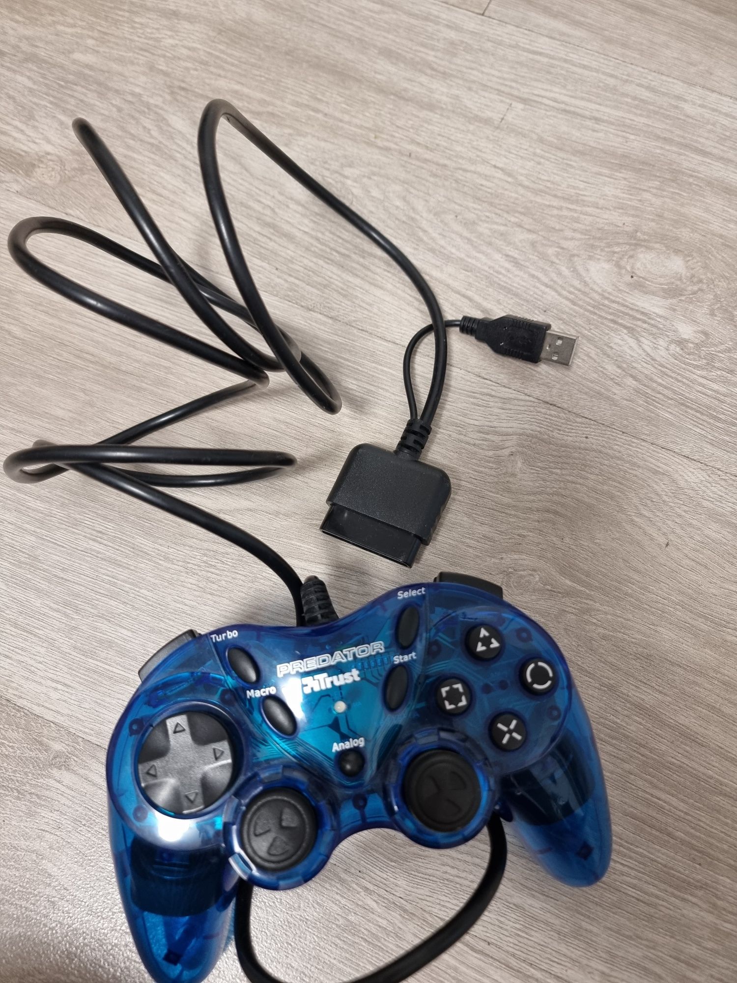 Joystick USB și PS2 Trust