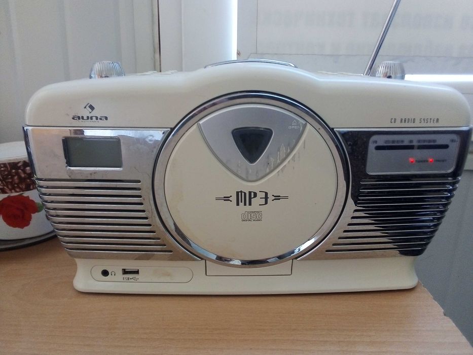 Музикална уредба AUNA - радио CD MP3 USB