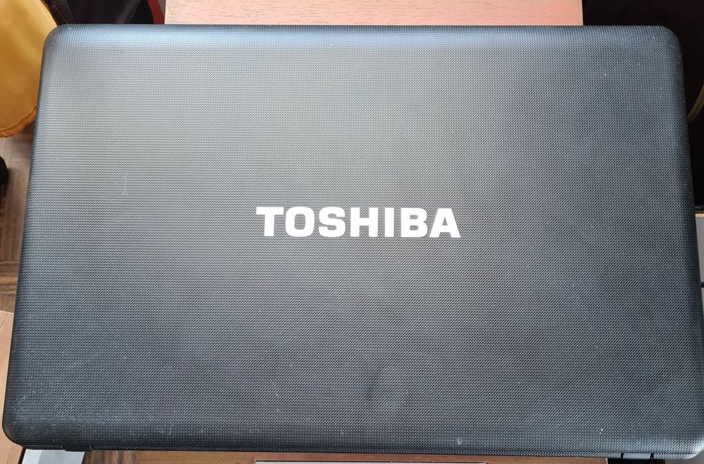 Лаптоп TOSHIBA Satellite C660D-1E5