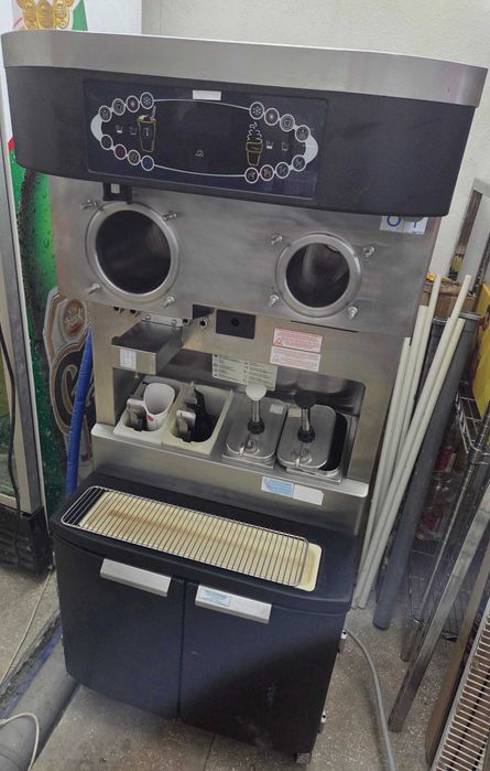 Masina de inghetata si milkshake Taylor