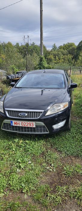 Vând Ford mondeo