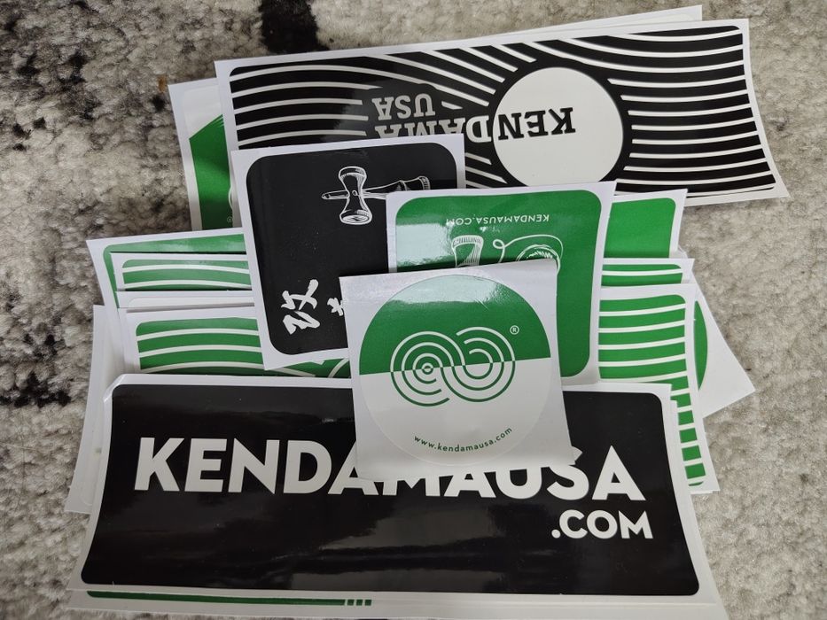 Kendama USA + ața de rezervă.