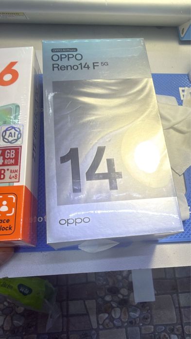 Продам новый не распокованный телефон орро рено 14 F