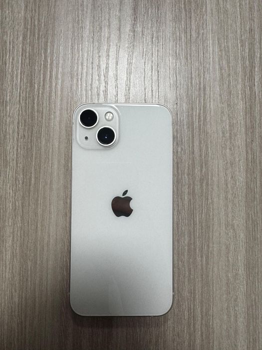 iPhone 13 белый