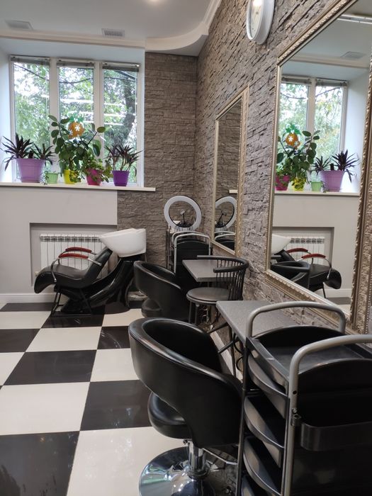 Сдам в аренду парикмахерское кресло