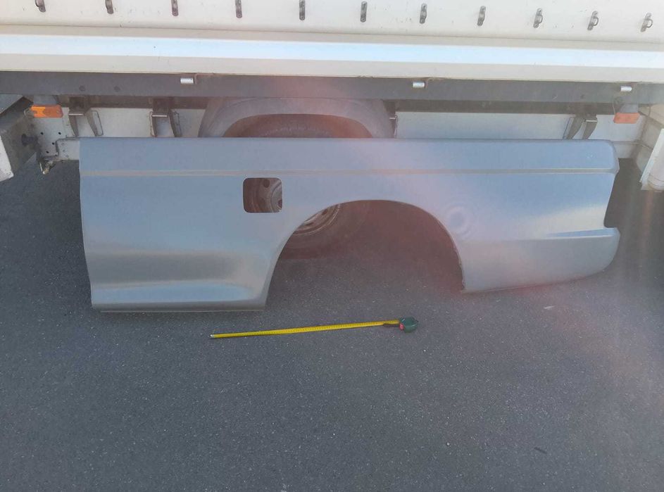 Aripa l 200 l2oo mitsubishi  hayon spate stanga sau dreapta piese l200