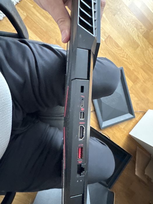 Laptop Omen 15 defect