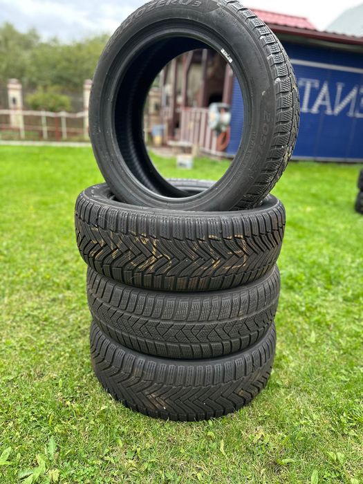 Anvelope iarnă Michelin/Pirelli 205/50 17