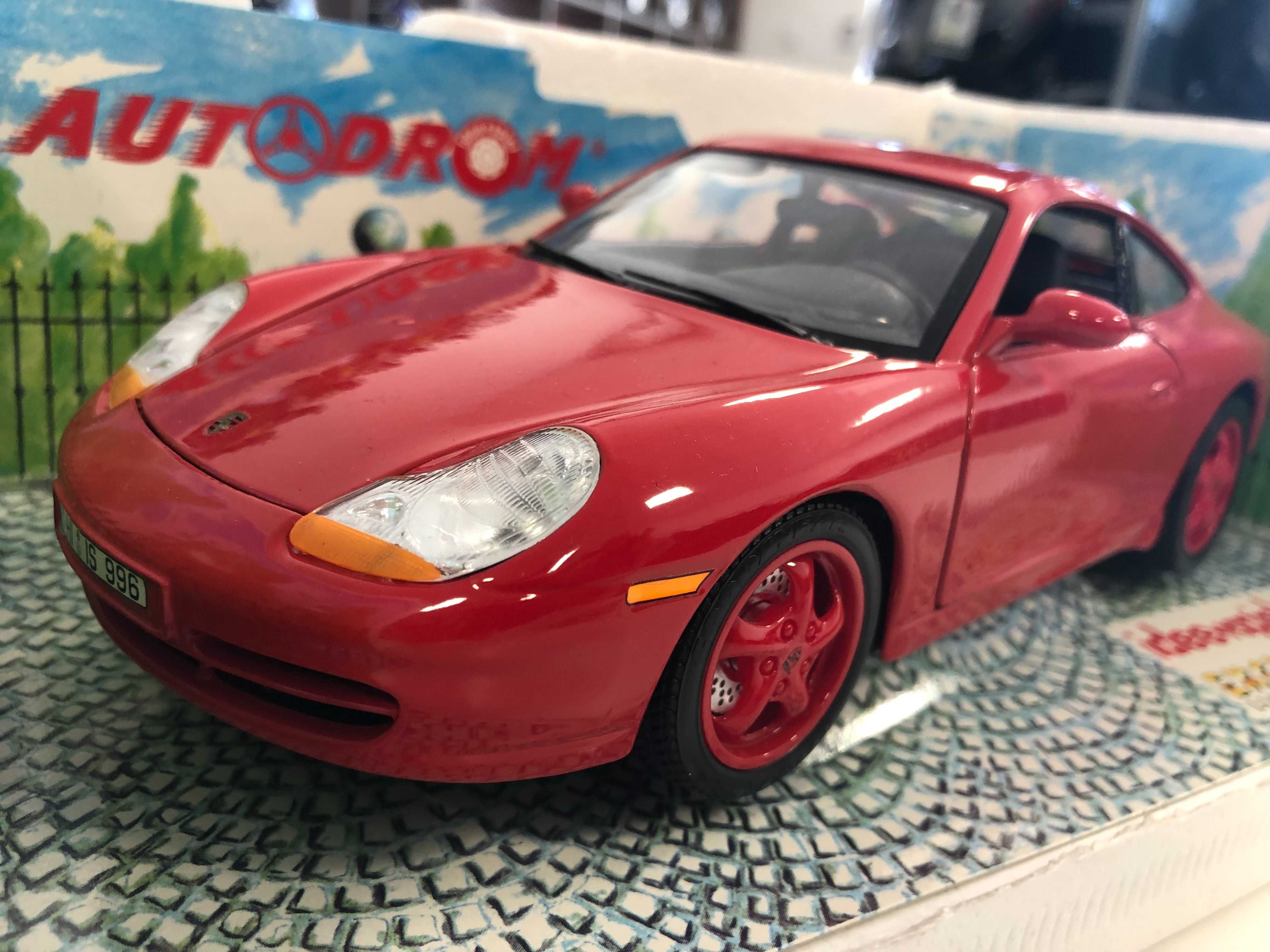 Метална колекционерска количка BBURAGO PORSCHE 996 1:18