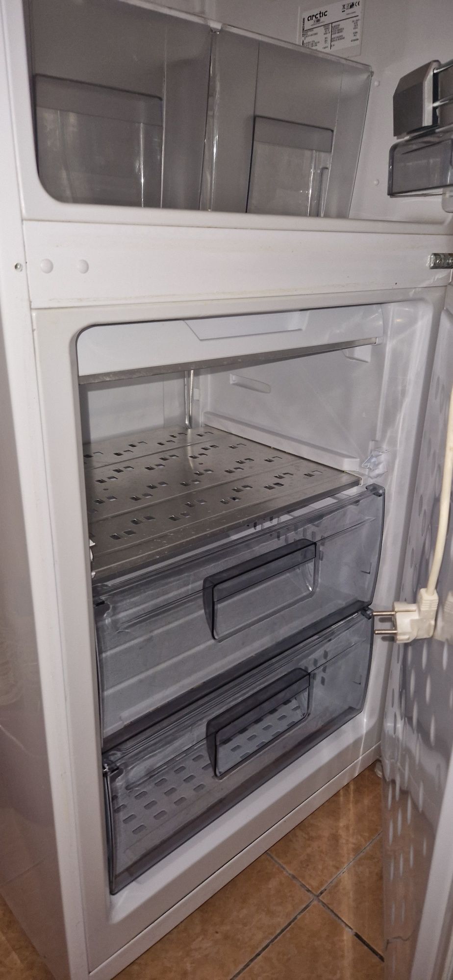 Frigider Arctic perfect functional